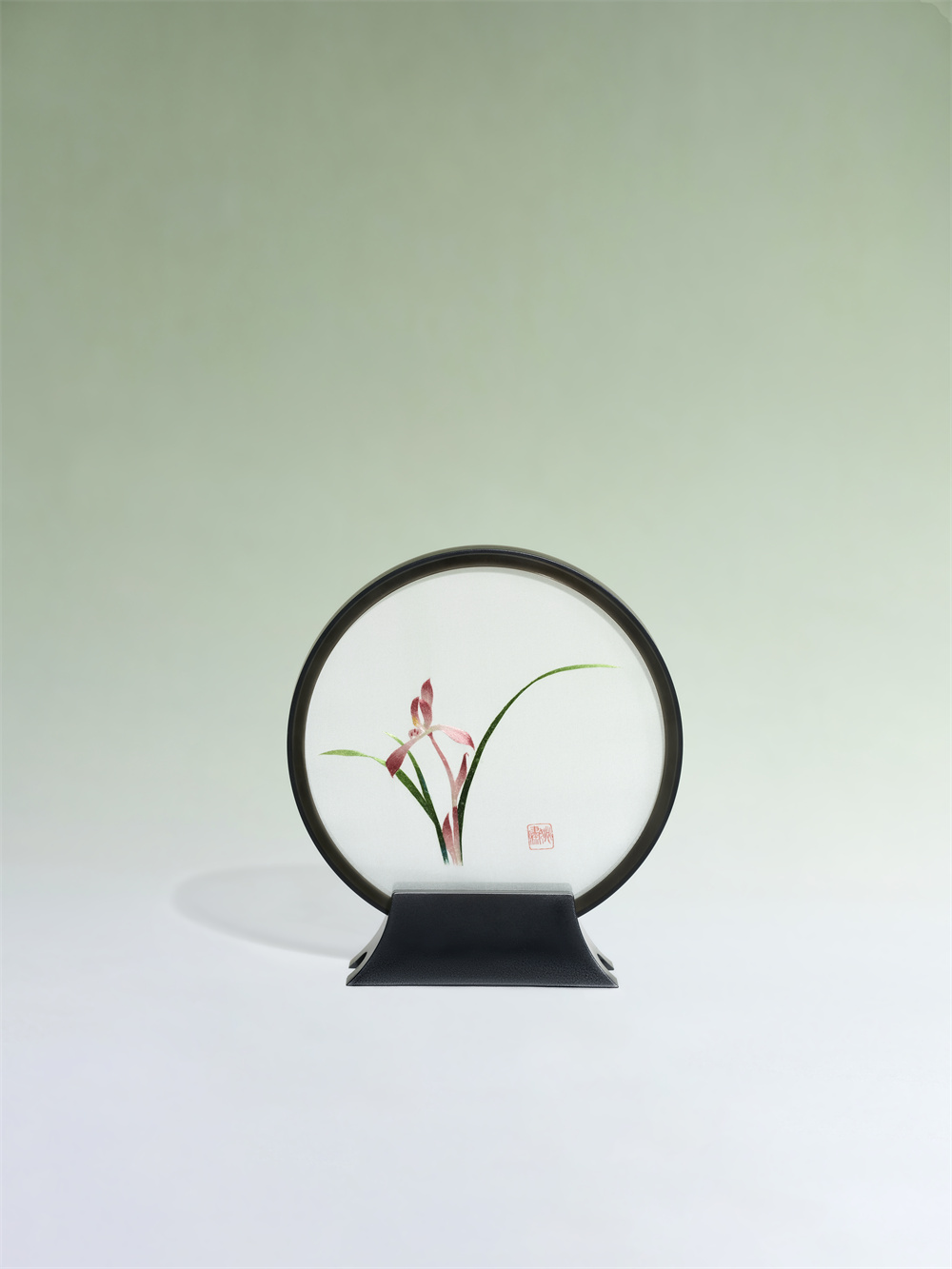 Elegance of the Four Seasons <span>(Handcrafted Suzhou Embroidery Decorative Object)</span>