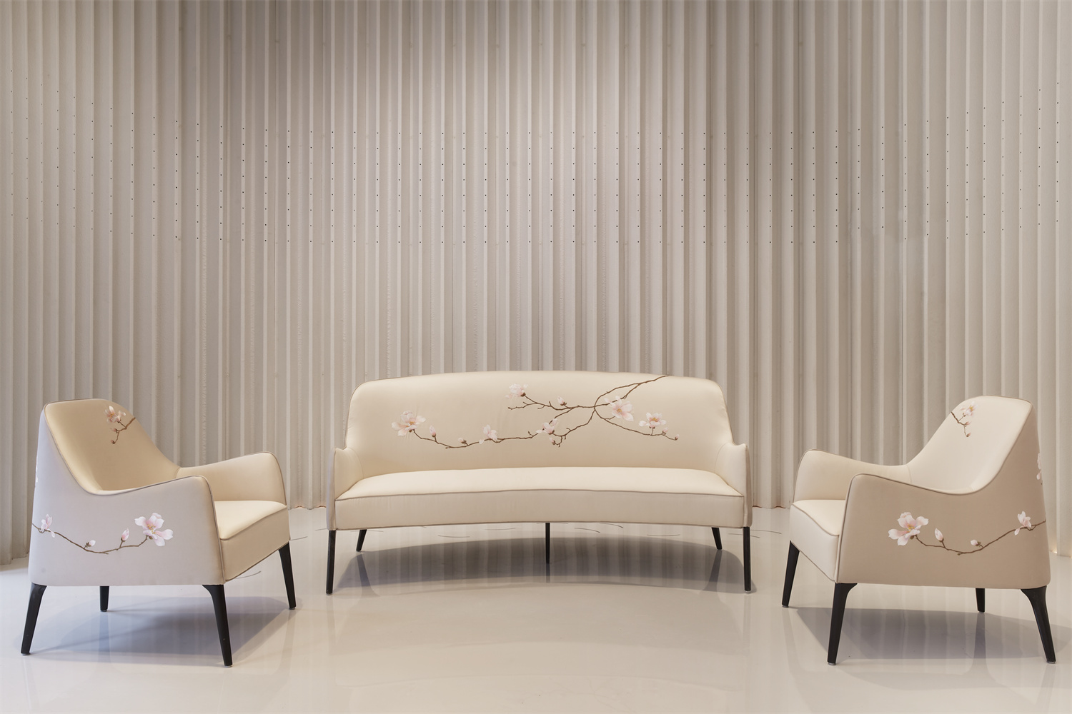 Orchid Essence <span>(Suzhou Embroidery Sofa)</span>