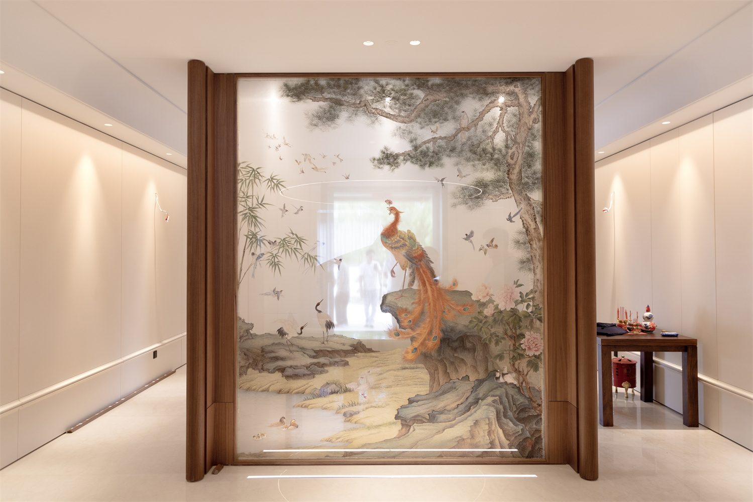 Hundred Birds Paying Homage to the Phoenix <span>(Suzhou Embroidery Screen)</span>