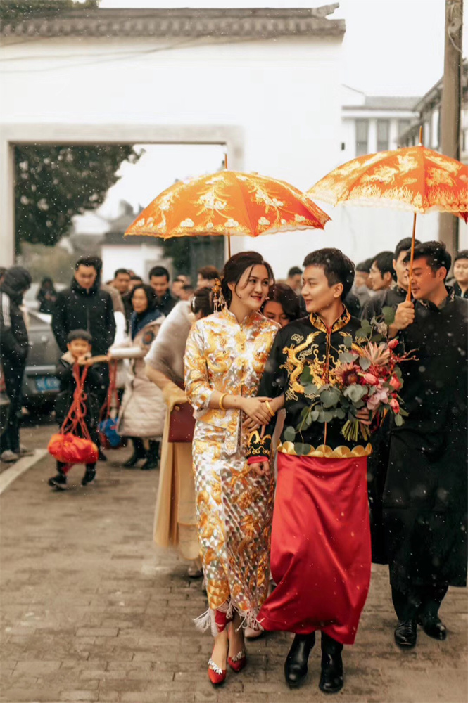 Twin Dragons Playing with a Pearl <span>(Men's Style)</span>